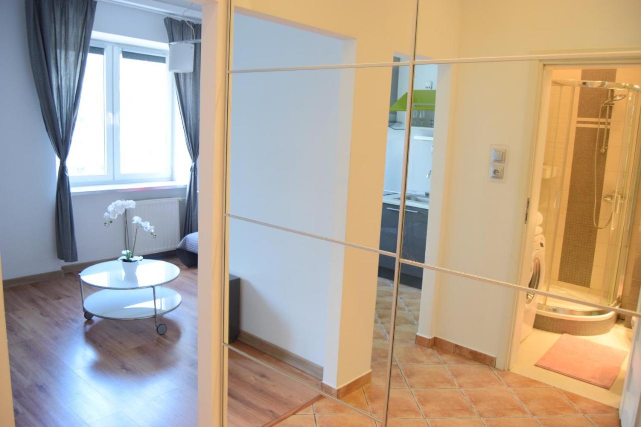 Apartment Be My Guest - Krucza Elegant - Rondo De Gaulle'a Center Of Metro Wi-fi Breakfast Warsaw