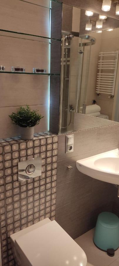Be My Guest - Krucza Elegant - Rondo De Gaulle'a Center Of Metro Wi-fi Breakfast Apartament *