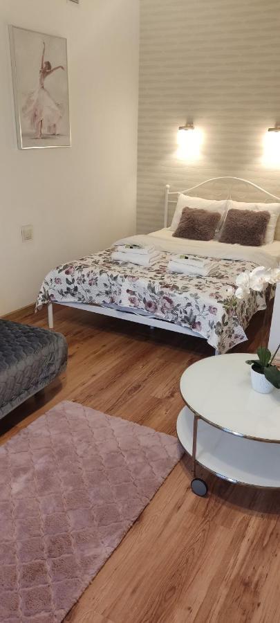 Be My Guest - Krucza Elegant - Rondo De Gaulle'a Center Of Metro Wi-fi Breakfast Apartment Warsaw