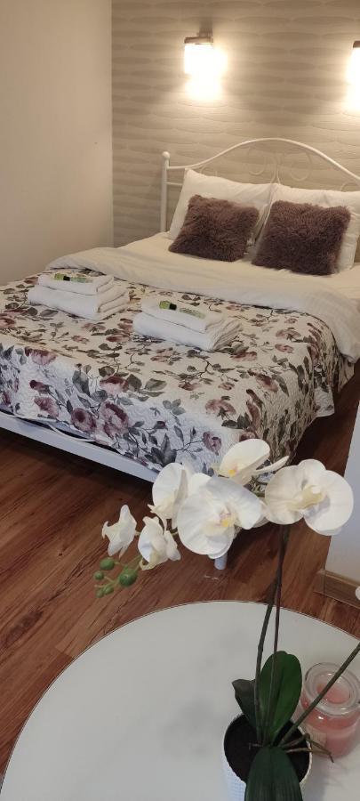 Be My Guest - Krucza Elegant - Rondo De Gaulle'a Center Of Metro Wi-fi Breakfast Apartment