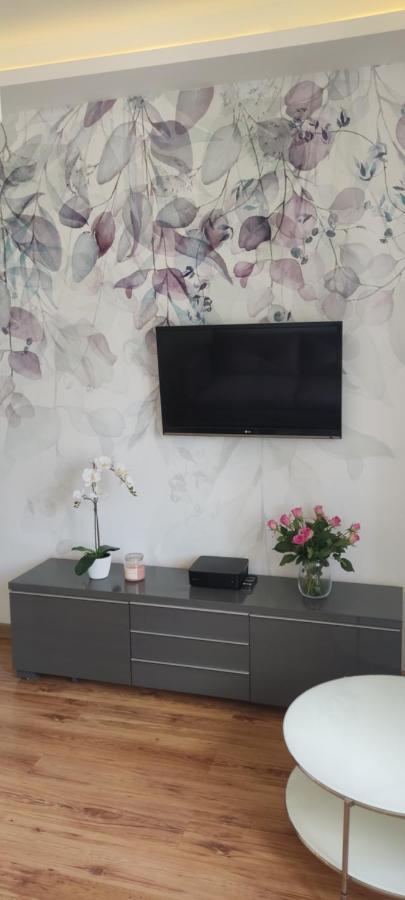Be My Guest - Krucza Elegant - Rondo De Gaulle'a Center Of Metro Wi-fi Breakfast * Warsaw