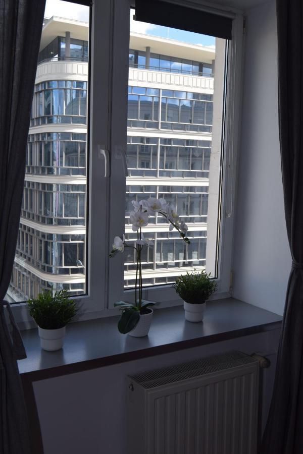 Be My Guest - Krucza Elegant - Rondo De Gaulle'a Center Of Metro Wi-fi Breakfast * Warsaw