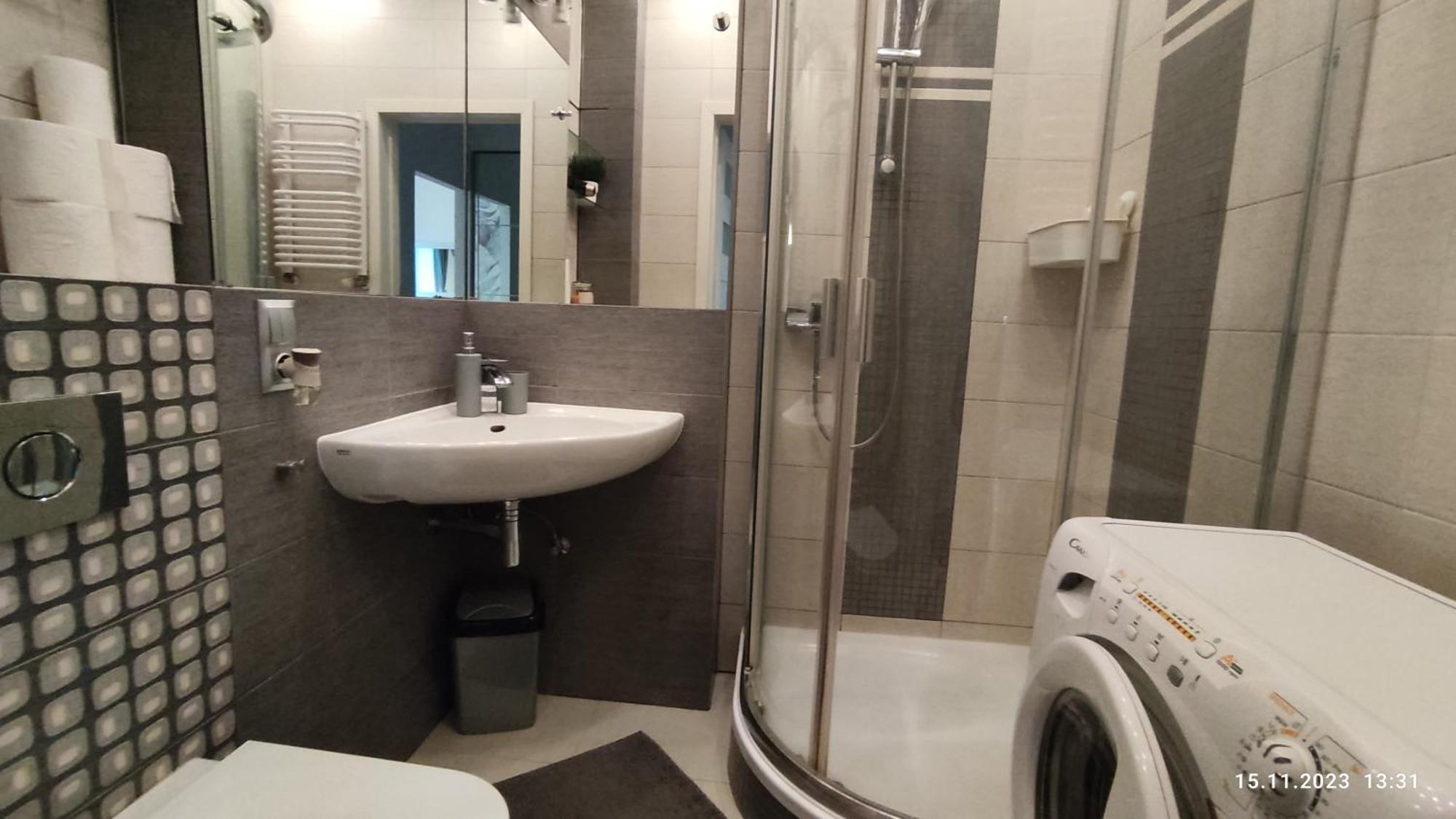 Apartment Be My Guest - Krucza Elegant - Rondo De Gaulle'a Center Of Metro Wi-fi Breakfast