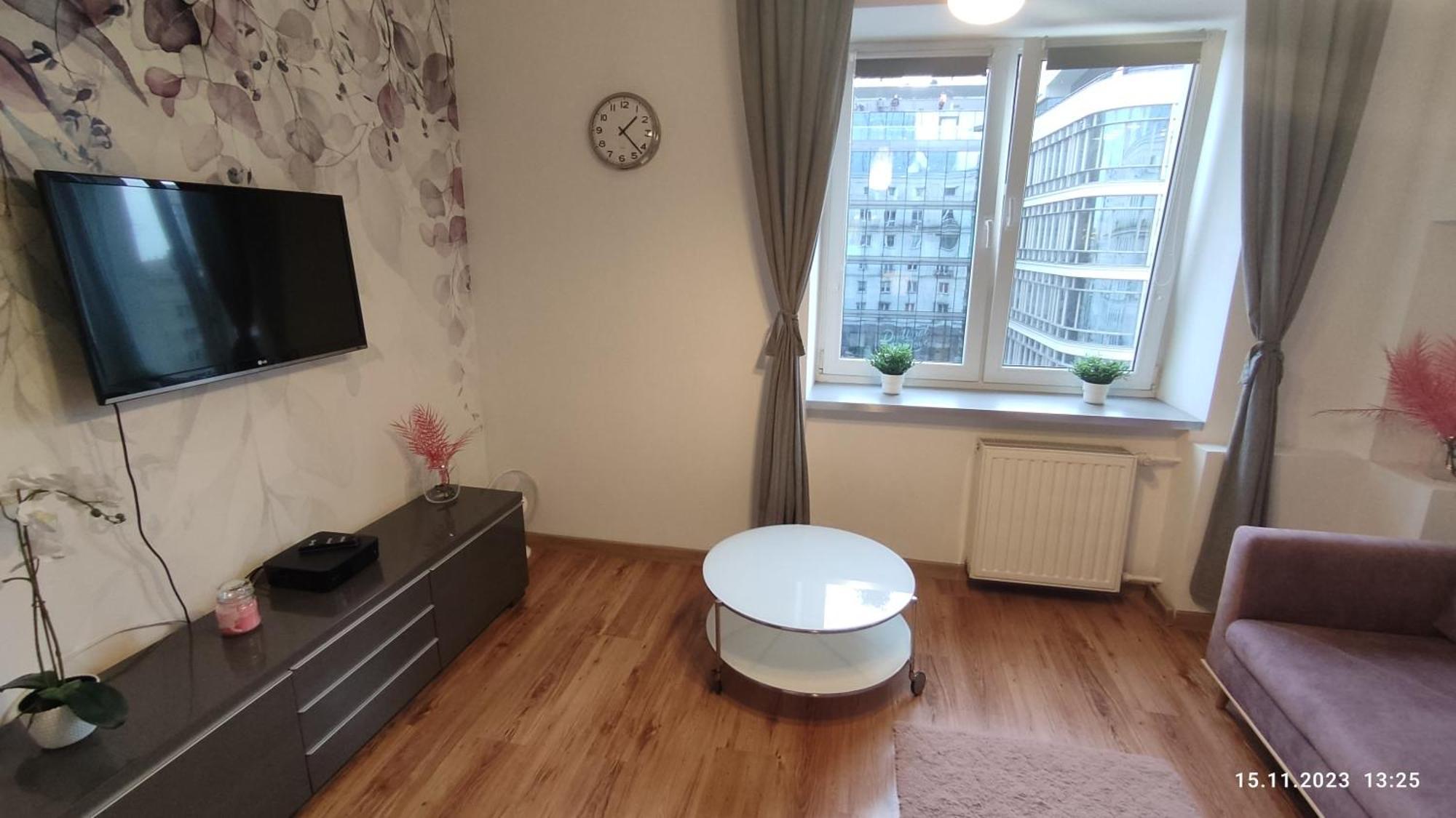 Be My Guest - Krucza Elegant - Rondo De Gaulle'a Center Of Metro Wi-fi Breakfast Apartament